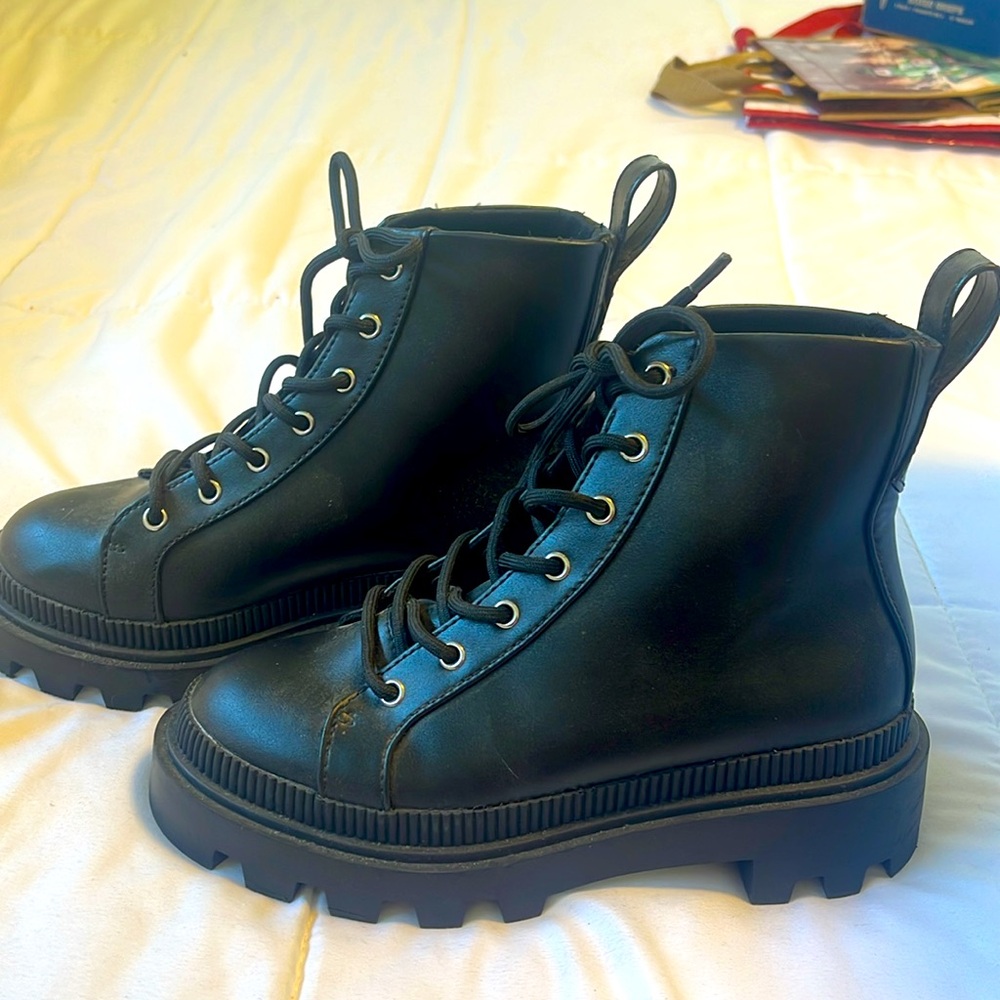 NWOBOX- DIVIDED Women’s black combat boots. 6 - Picture 2 of 5
